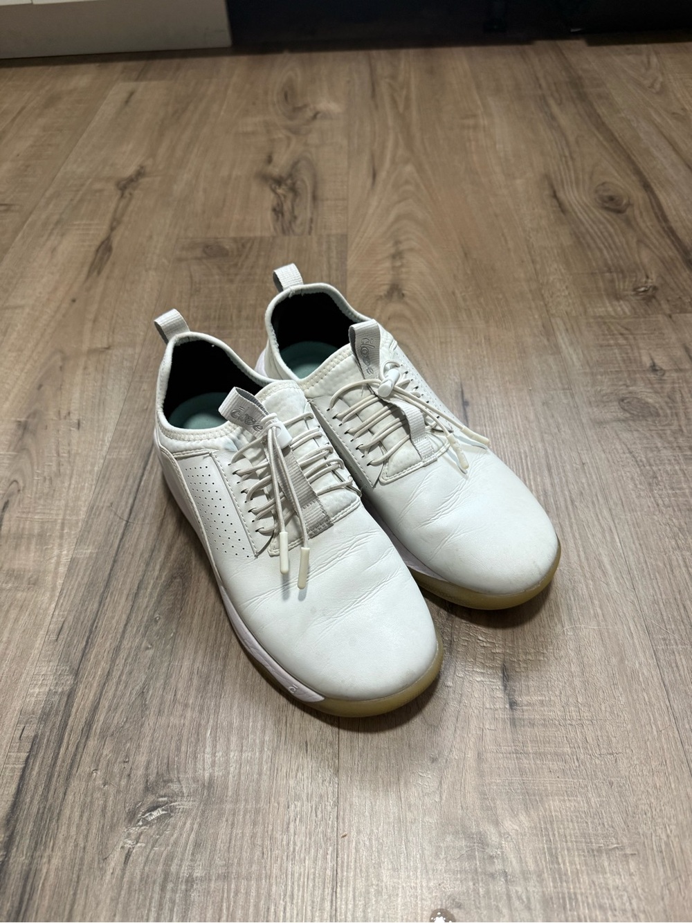 White Size 8.5 Cloves